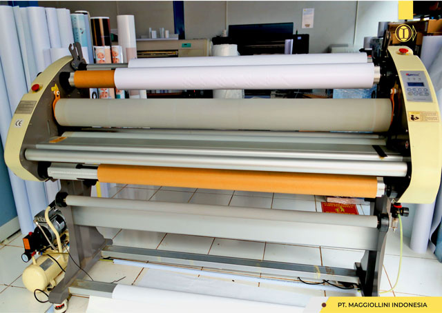 Mesin Laminasi Stiker Fayon
